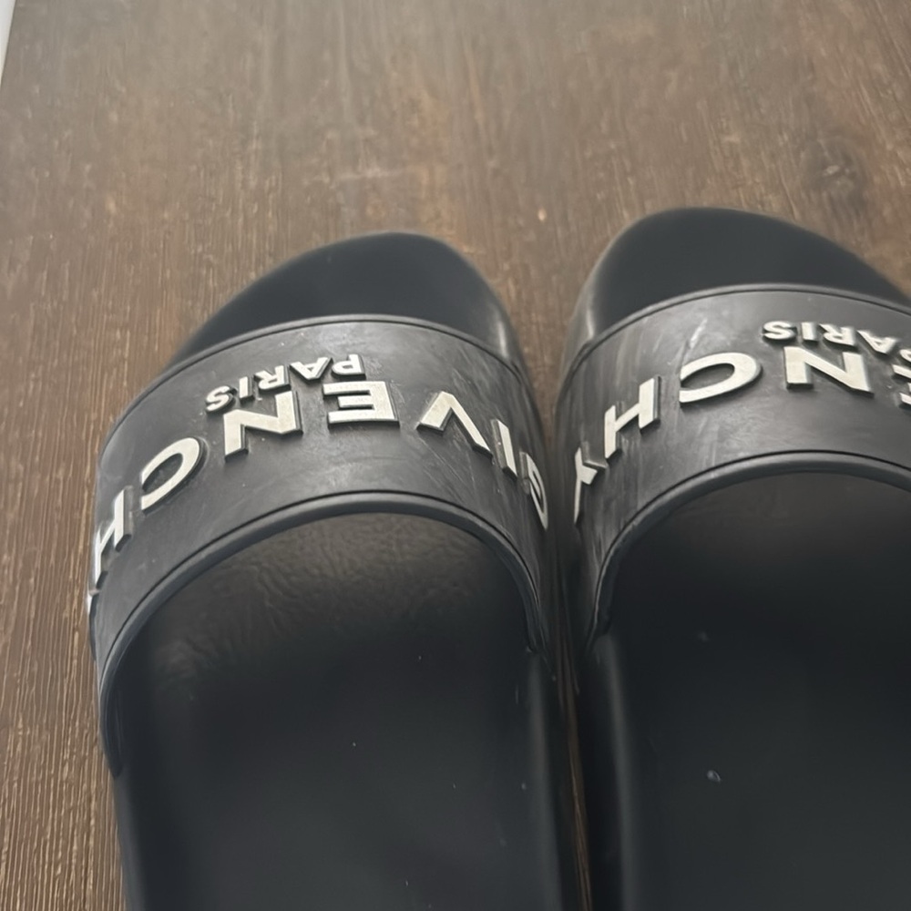 Authentic givenchy - Picture 6 of 6
